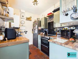Kitchen- click for photo gallery